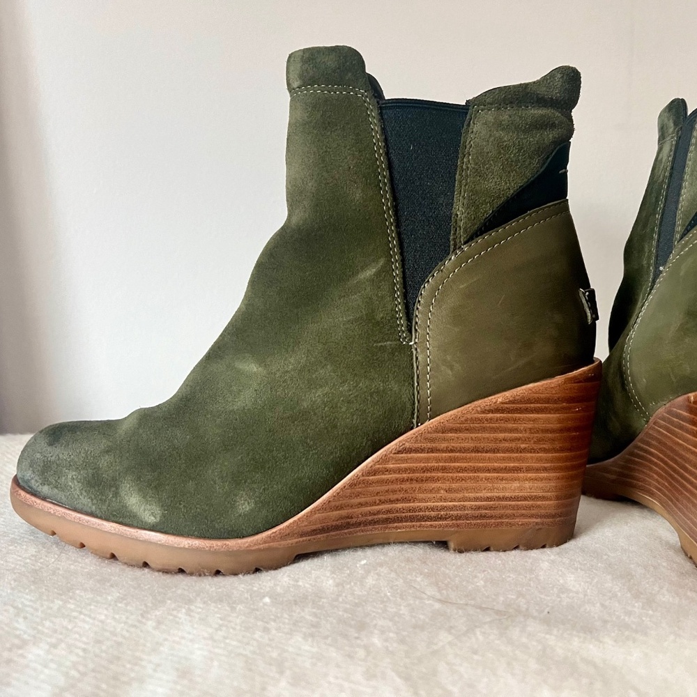Sorel - Green Suede Wedge Ankle Booties (9)